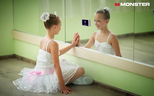 Monster-Selfie-iPhone-6-Case-2